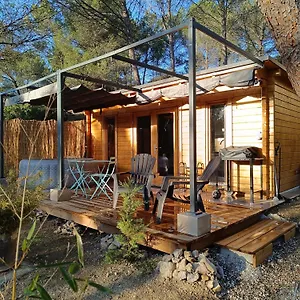 https://escapade-sous-les-pins-20m2.fr-provencehotel.com